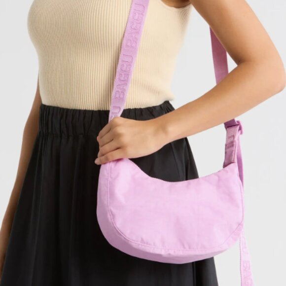 BAGGU Small Nylon Crescent Bag - PEONY - NWT - Picture 1 of 4